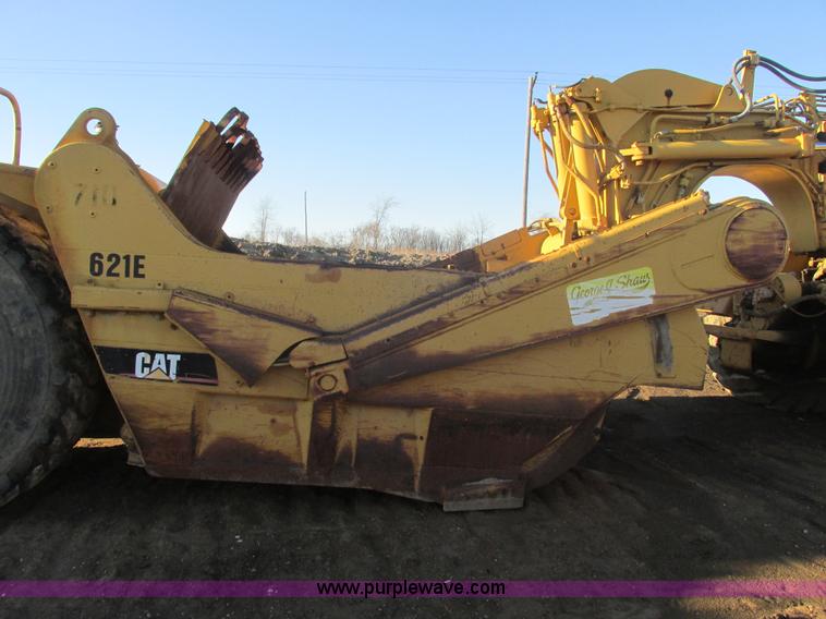image for item F4306 1990 Caterpillar 621E wheel scraper