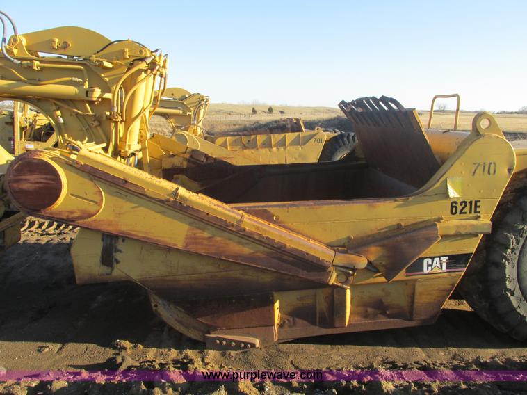 image for item F4306 1990 Caterpillar 621E wheel scraper