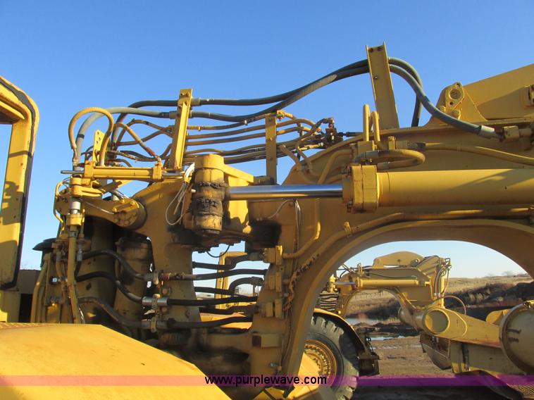 image for item F4306 1990 Caterpillar 621E wheel scraper