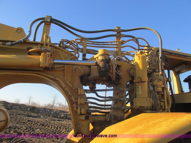 image for item F4306 1990 Caterpillar 621E wheel scraper