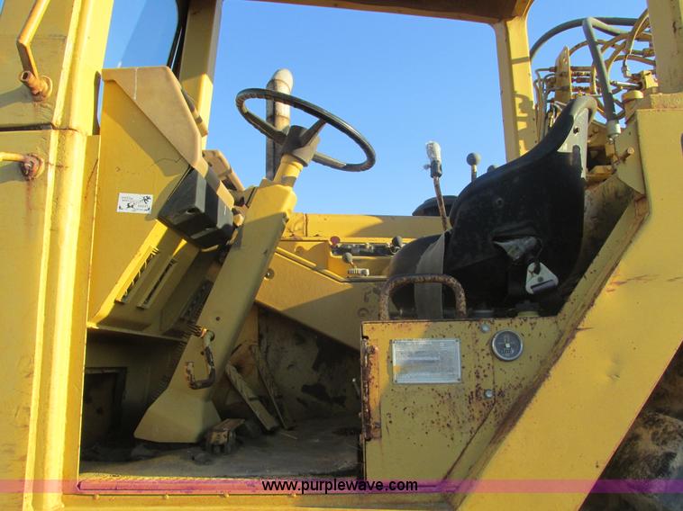 image for item F4306 1990 Caterpillar 621E wheel scraper