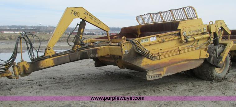 image for item F4309 Reynolds C14E10.5 pull type pan scraper