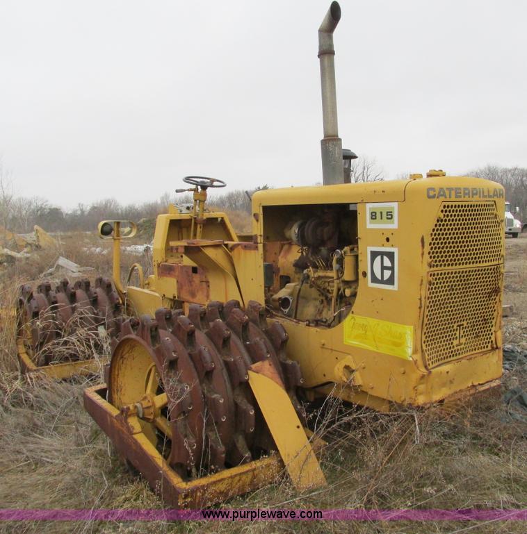 image for item F4311 Caterpillar 815 articulating soil compactor