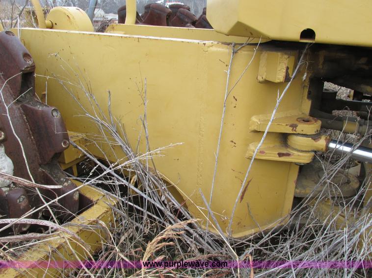image for item F4311 Caterpillar 815 articulating soil compactor
