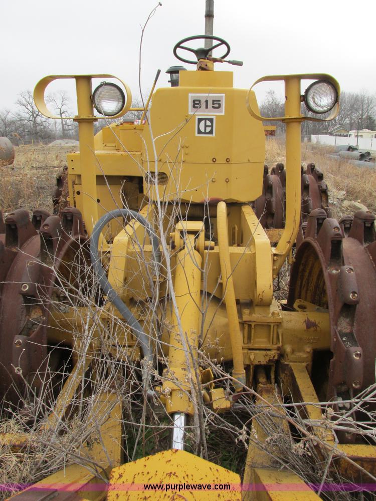 image for item F4311 Caterpillar 815 articulating soil compactor