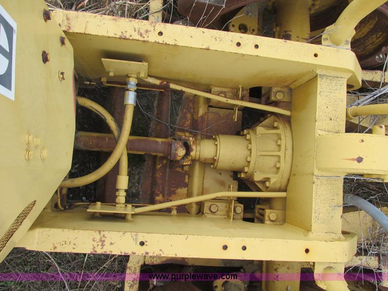 image for item F4311 Caterpillar 815 articulating soil compactor