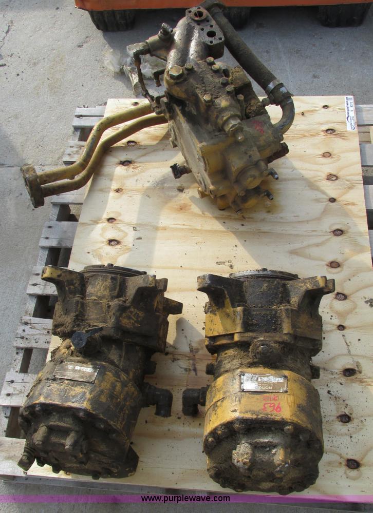 image for item V9072 Assorted Caterpillar 963 track loader parts