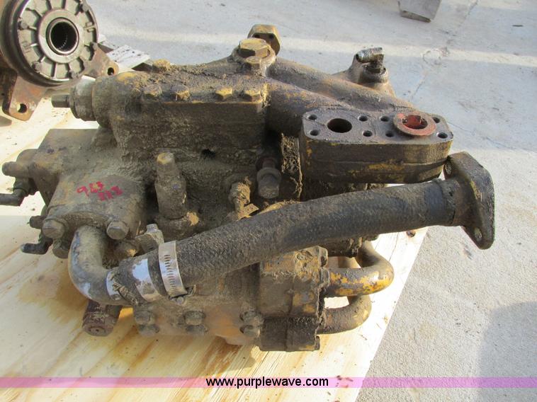 image for item V9072 Assorted Caterpillar 963 track loader parts
