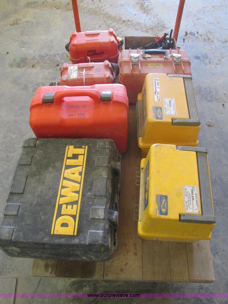 image for item X9946 Assorted surveying equipment