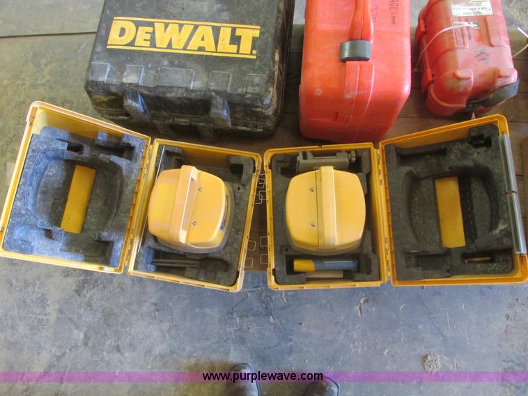 image for item X9946 Assorted surveying equipment