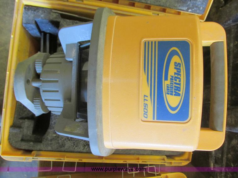 image for item X9946 Assorted surveying equipment