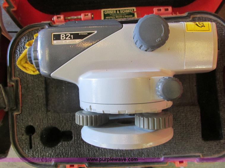 image for item X9946 Assorted surveying equipment