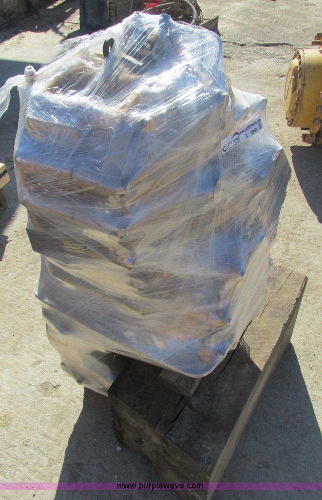 image for item X9969 Volvo A35 dump truck drop box