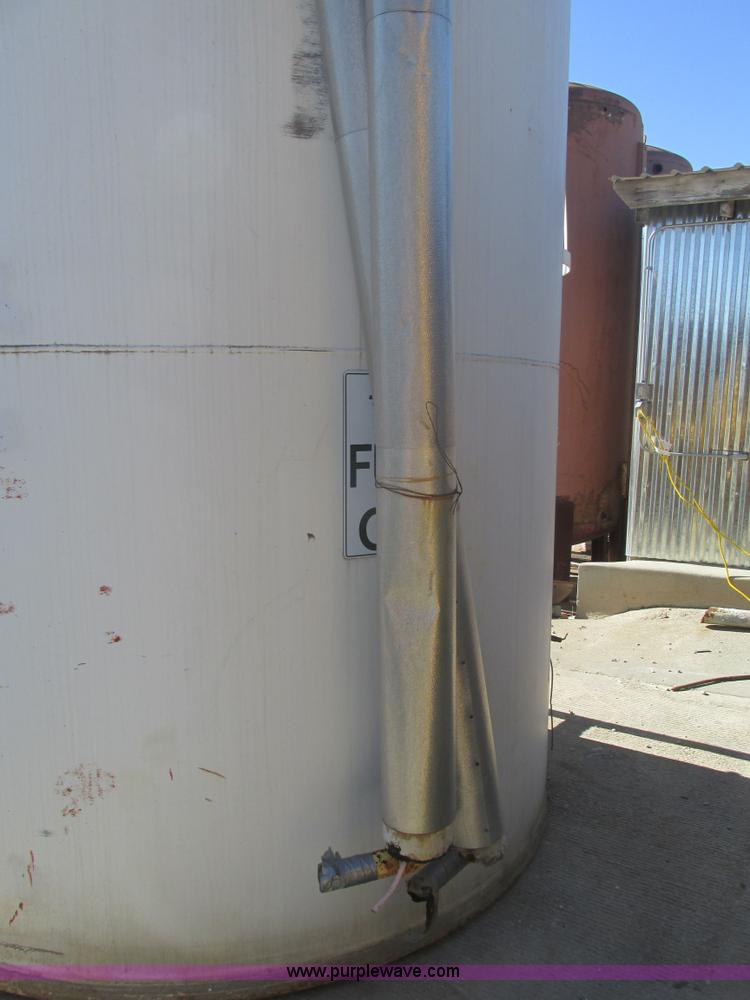 image for item Y9615 We-Mae Manufacturing approximately 4,000 gallon fuel tank