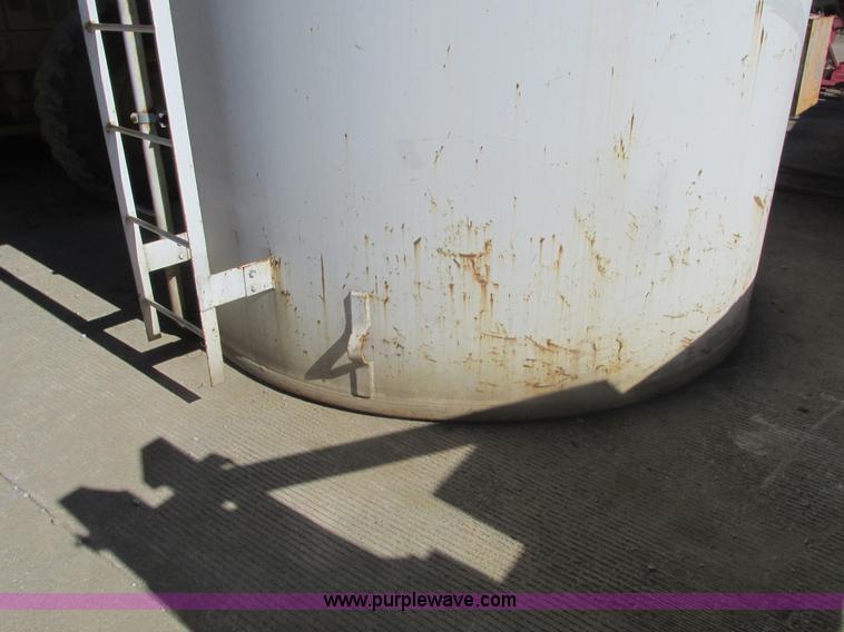 image for item Y9615 We-Mae Manufacturing approximately 4,000 gallon fuel tank