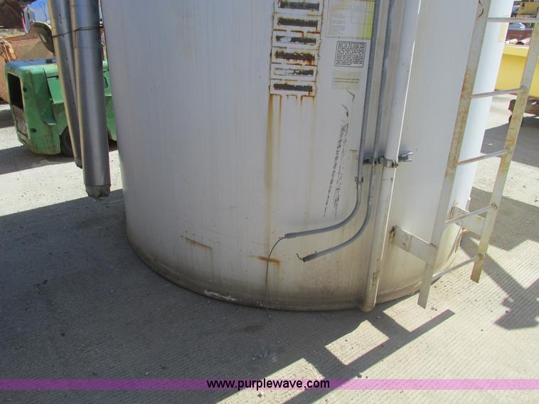 image for item Y9615 We-Mae Manufacturing approximately 4,000 gallon fuel tank