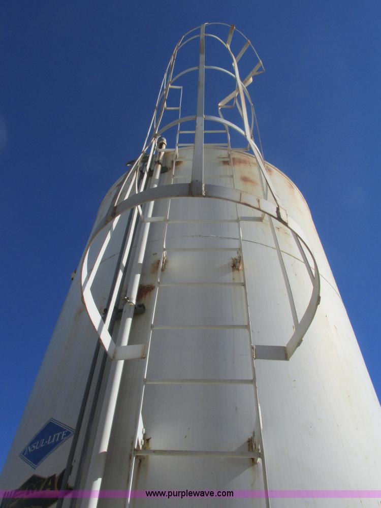 image for item Y9615 We-Mae Manufacturing approximately 4,000 gallon fuel tank