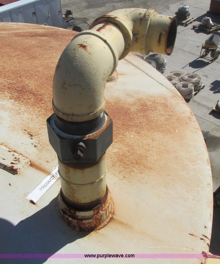 image for item Y9615 We-Mae Manufacturing approximately 4,000 gallon fuel tank