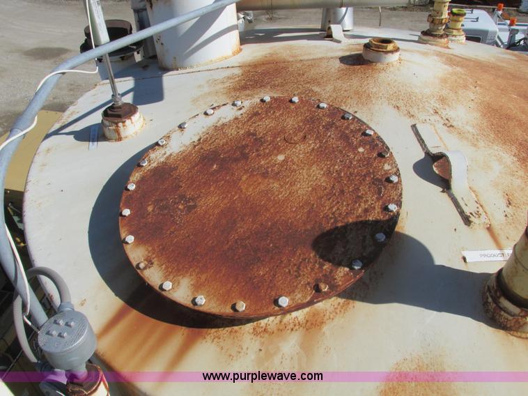 image for item Y9615 We-Mae Manufacturing approximately 4,000 gallon fuel tank