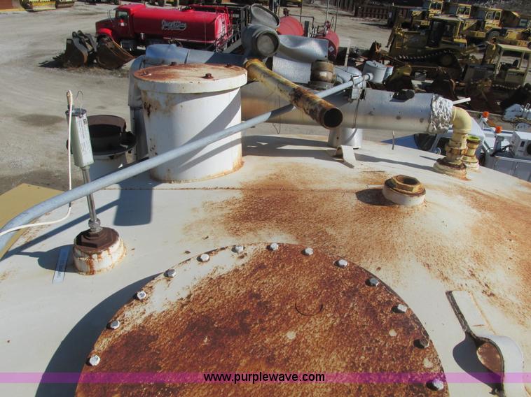 image for item Y9615 We-Mae Manufacturing approximately 4,000 gallon fuel tank