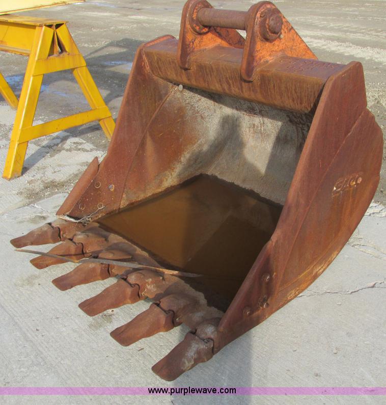 image for item Y9617 Eaco six tooth excavator bucket