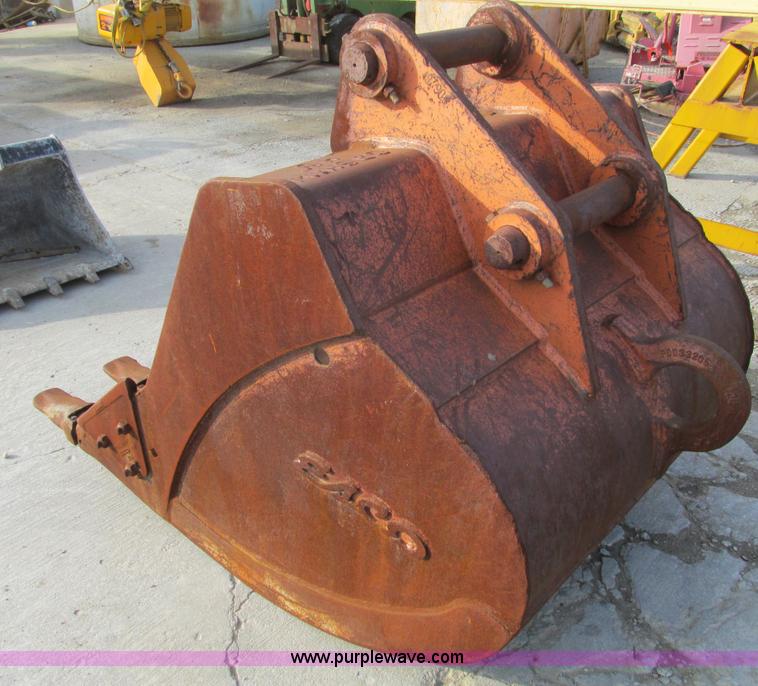 image for item Y9617 Eaco six tooth excavator bucket