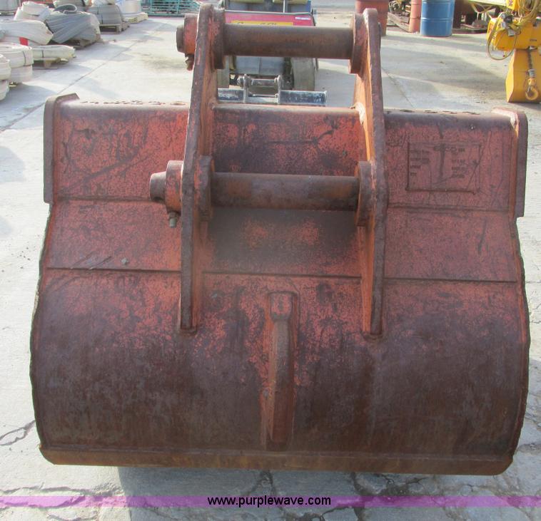 image for item Y9617 Eaco six tooth excavator bucket