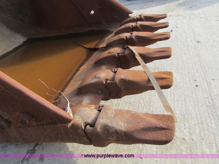 image for item Y9617 Eaco six tooth excavator bucket
