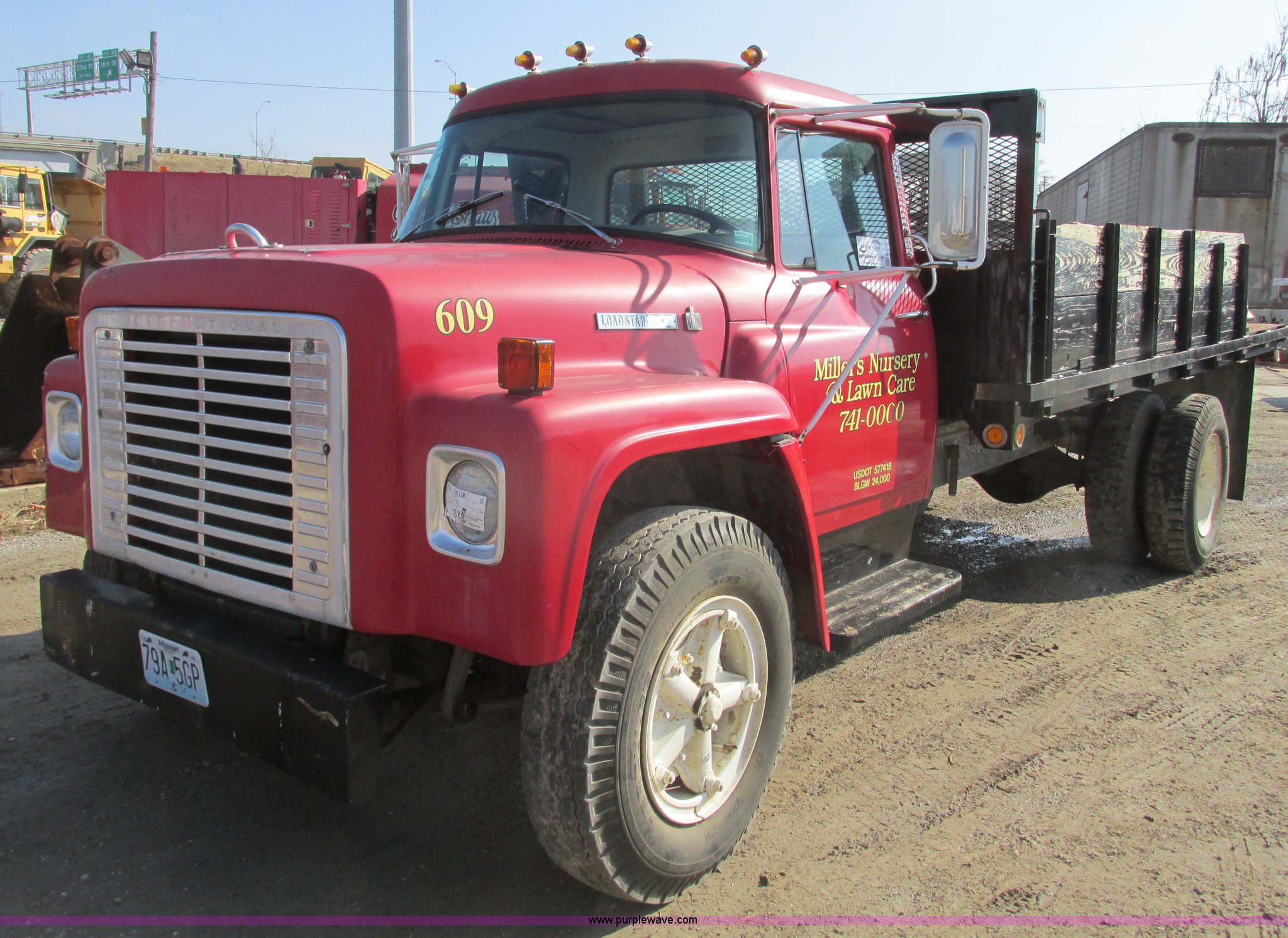 1977 International Loadstar 1700 dump truck in Kansas City, MO Item