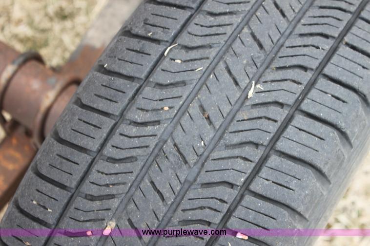 image for item E8396 Bull Mobile header trailer