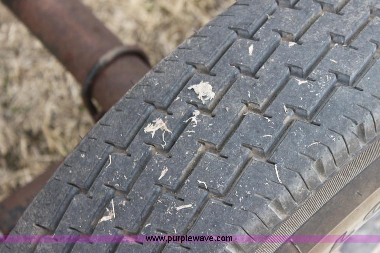 image for item E8396 Bull Mobile header trailer