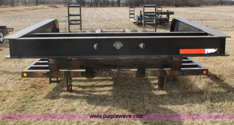 image for item E8399 1993 combine/sprayer trailer