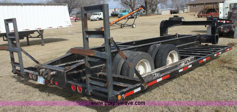 image for item E8399 1993 combine/sprayer trailer