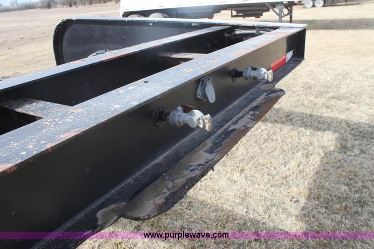 image for item E8399 1993 combine/sprayer trailer