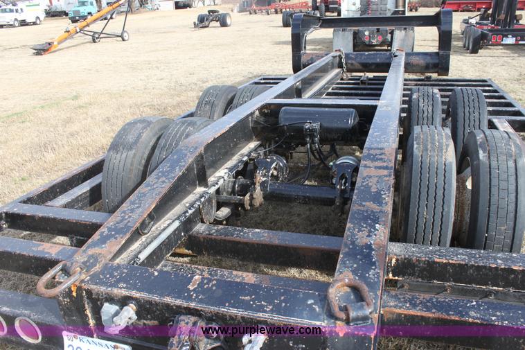 image for item E8399 1993 combine/sprayer trailer