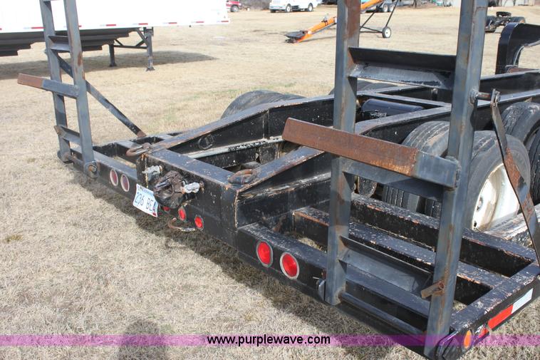 image for item E8399 1993 combine/sprayer trailer