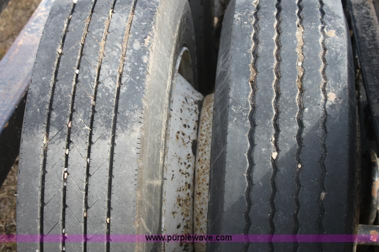 image for item E8399 1993 combine/sprayer trailer