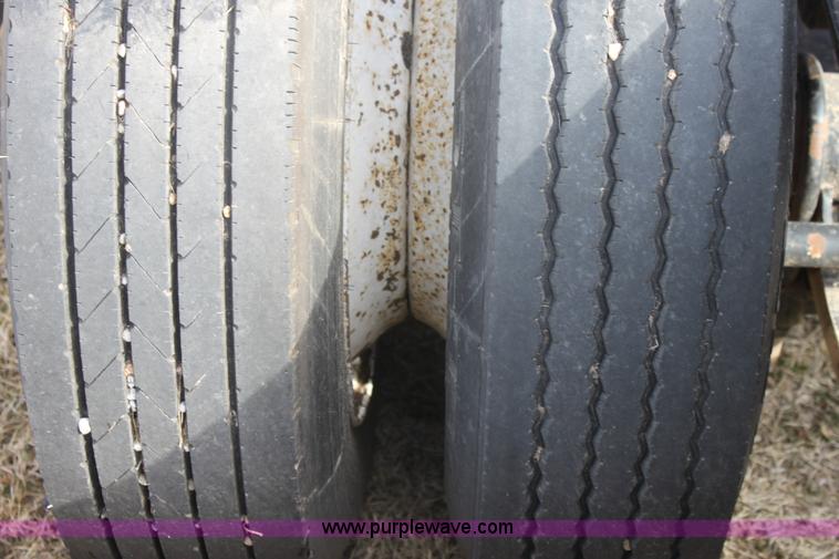 image for item E8399 1993 combine/sprayer trailer