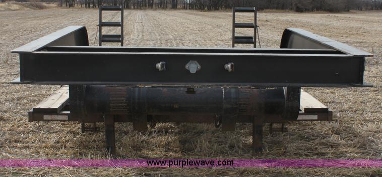 image for item E8400 1997 combine/sprayer trailer