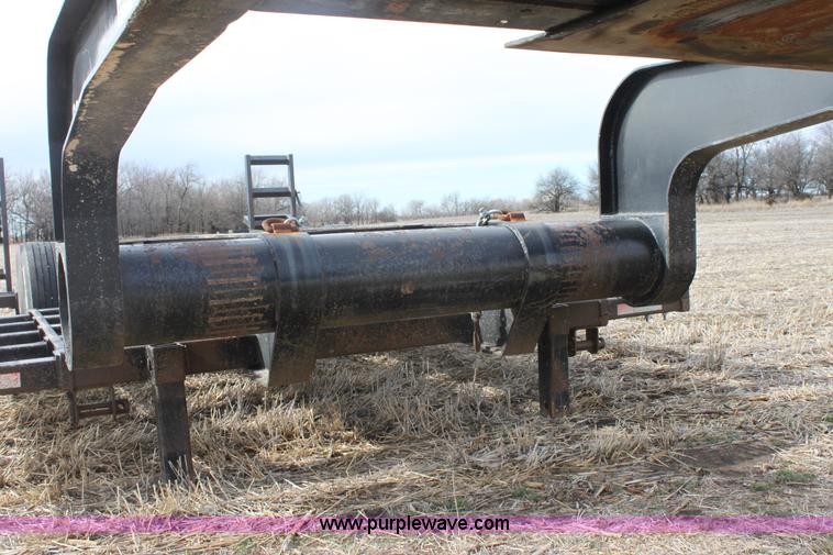 image for item E8400 1997 combine/sprayer trailer