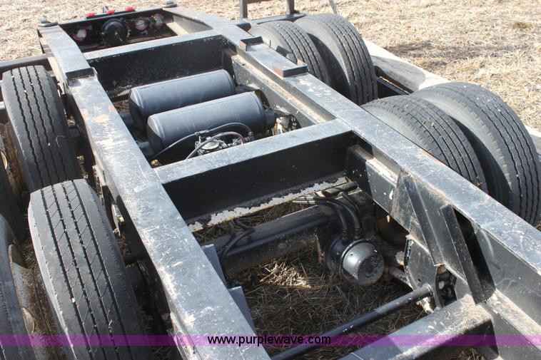 image for item E8400 1997 combine/sprayer trailer