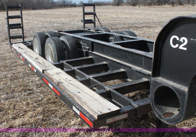 image for item E8400 1997 combine/sprayer trailer