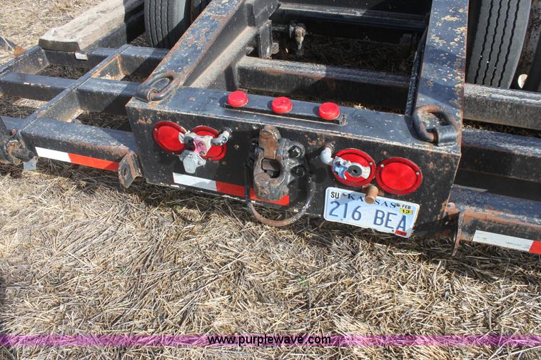 image for item E8400 1997 combine/sprayer trailer