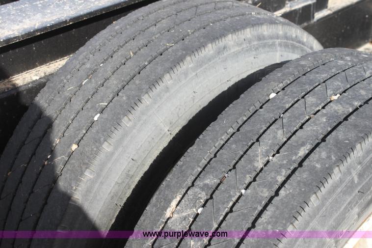 image for item E8400 1997 combine/sprayer trailer