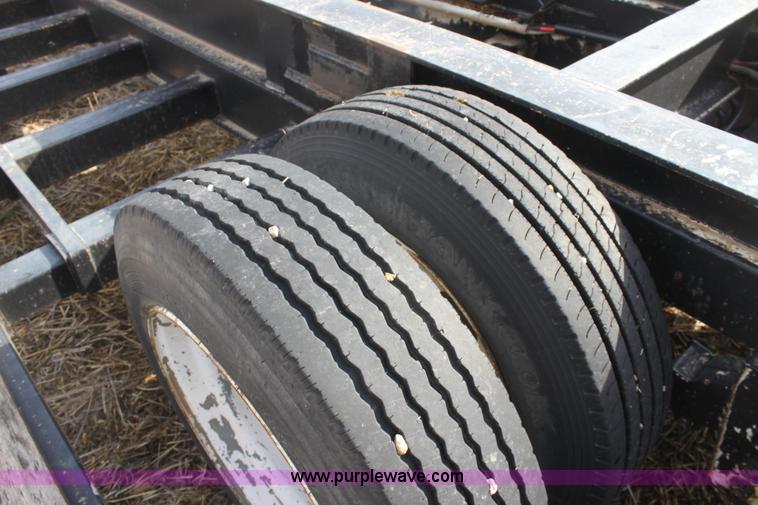 image for item E8400 1997 combine/sprayer trailer