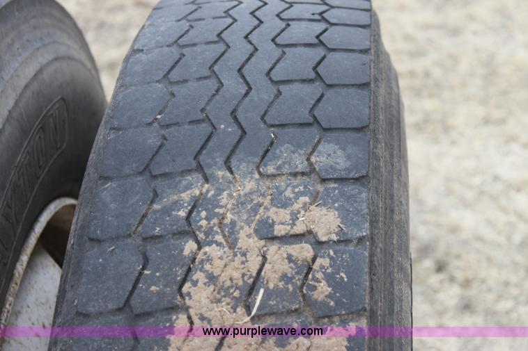 image for item E8401 Semi truck dolly