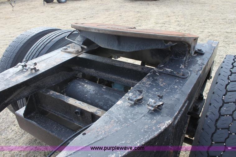 image for item E8401 Semi truck dolly