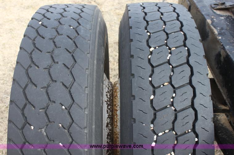 image for item E8401 Semi truck dolly