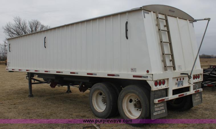image for item E8403 2009 Alameda 32' grain trailer