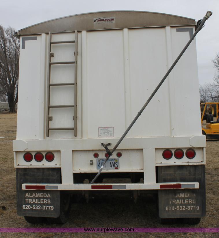 image for item E8403 2009 Alameda 32' grain trailer